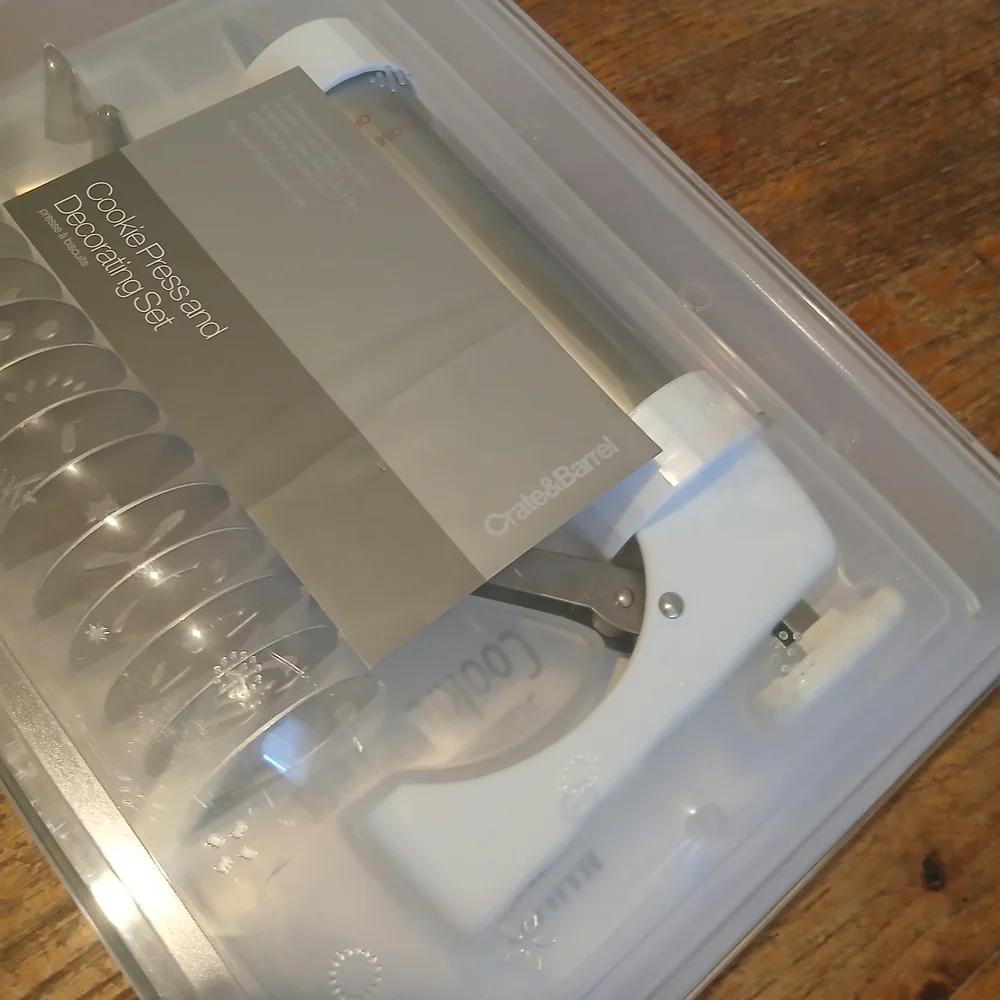NIP Crate & Barrel Cookie Press and Decorating Set